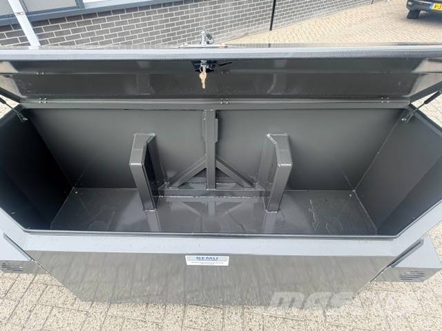 Frontkist Opbergkist, opbergbox Otros accesorios para tractores