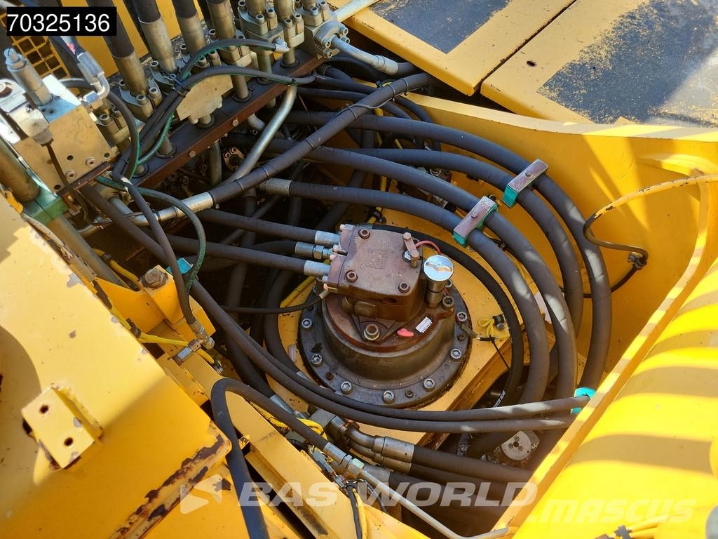 Liebherr R944 UHD - Extendable Undercarriage Crawler excavators