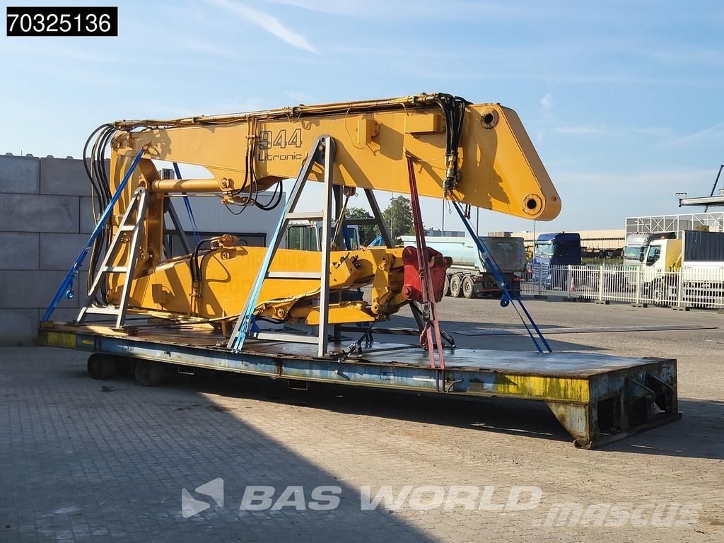 Liebherr R944 UHD - Extendable Undercarriage Crawler excavators