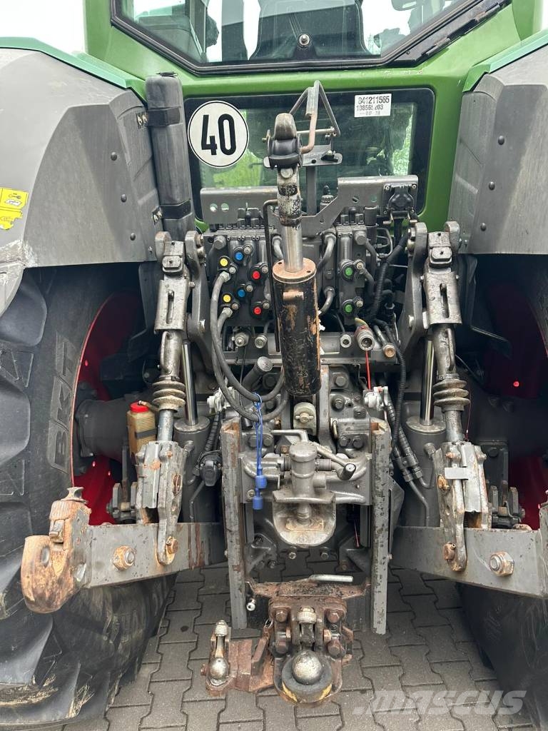 Fendt 826 Vario Profi Трактора
