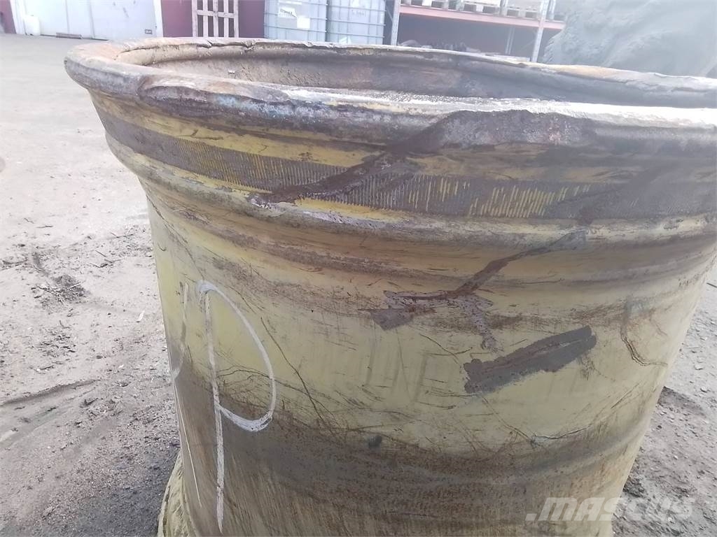 John Deere 1910 26x28,5 Used/Beg الإطارات والعجلات والحافات