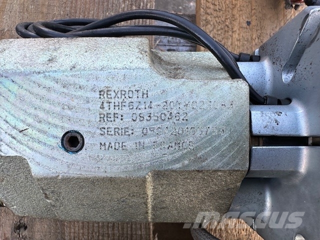 Liebherr L 564 2Plus2 ELEMENTY KABINY Elektronika