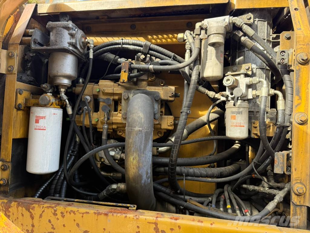 CAT 330 CL Beltegraver
