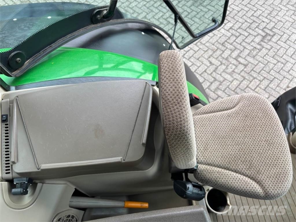 John Deere 6175R Traktori