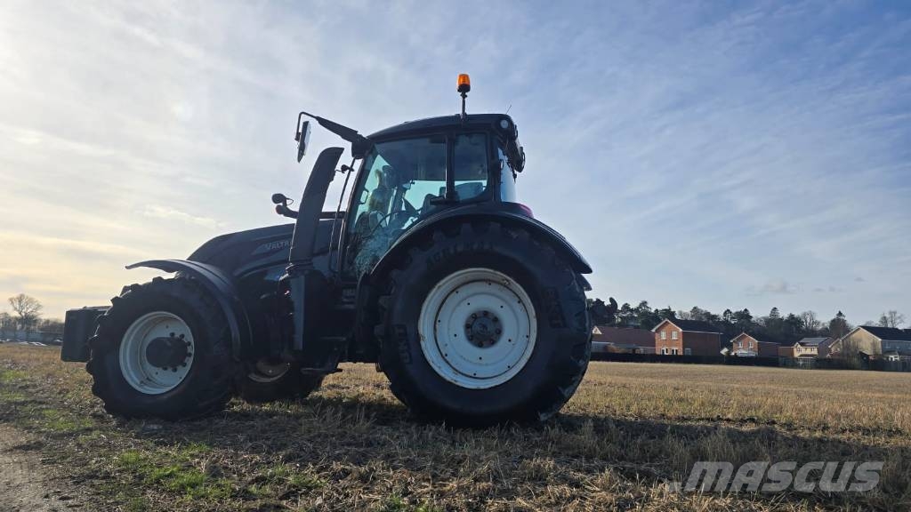 Valtra T 234 Tractors