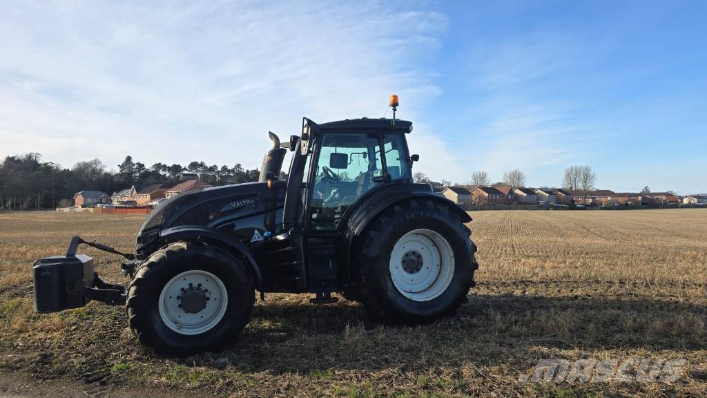 Valtra T 234 Tractors