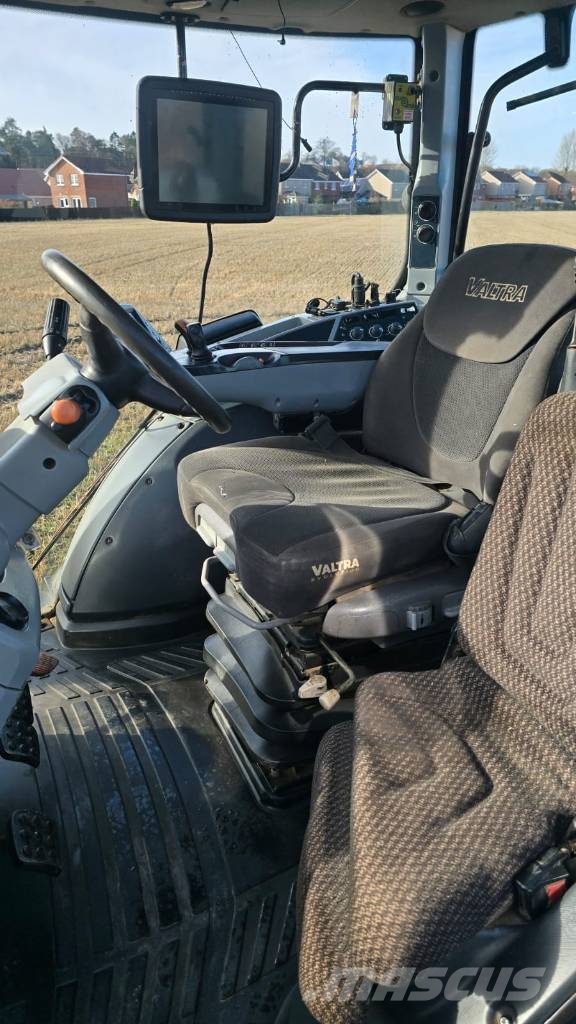 Valtra T 234 Tractors