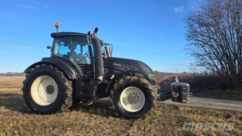 Valtra T 234 Tractors