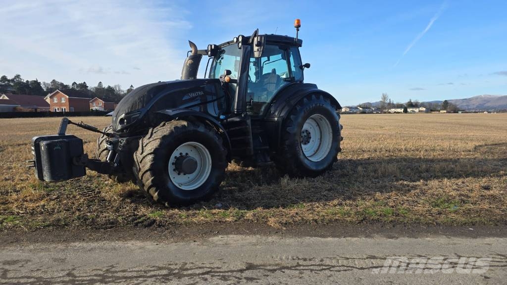 Valtra T 234 Tractors