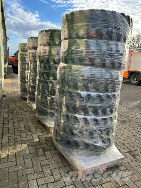 Trexcavator Banden 315/80 R 22.5 Banden, wielen en velgen