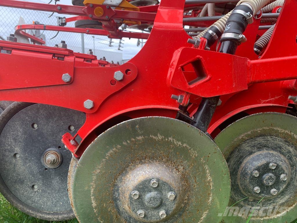 Pöttinger Terrasem C6 Fertilizer med frösålåda Kombinované sejačky