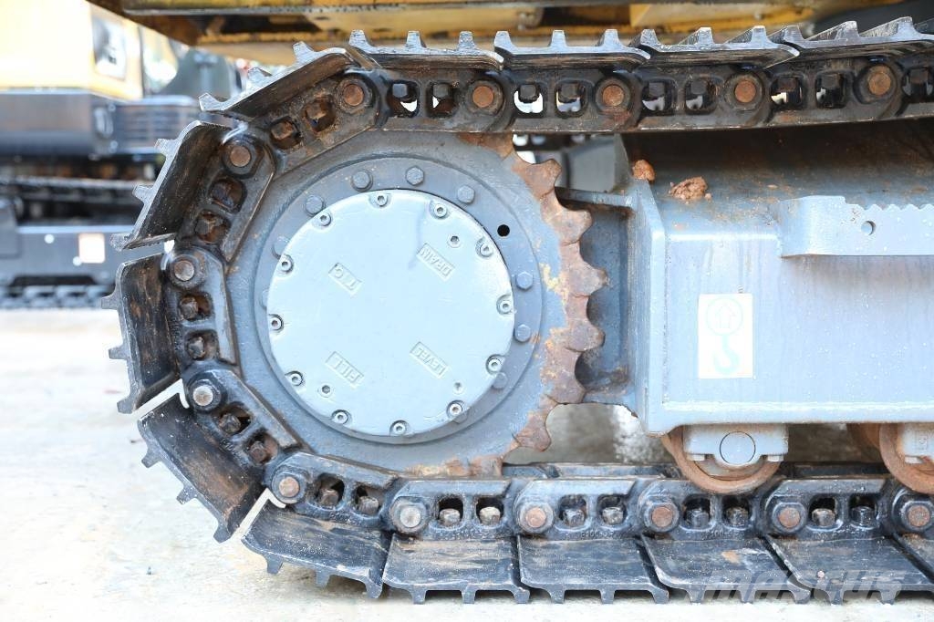 Komatsu PC 130-7 小型挖掘机