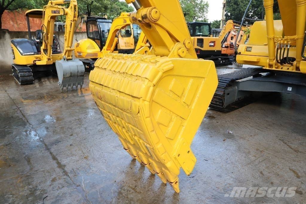 Komatsu PC 130-7 小型挖掘机