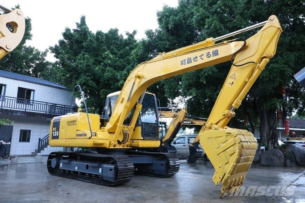 Komatsu PC 130-7 小型挖掘机