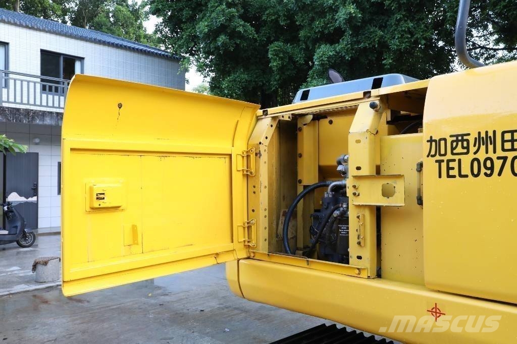 Komatsu PC 130-7 小型挖掘机