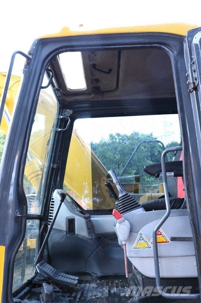 Komatsu PC 130-7 小型挖掘机