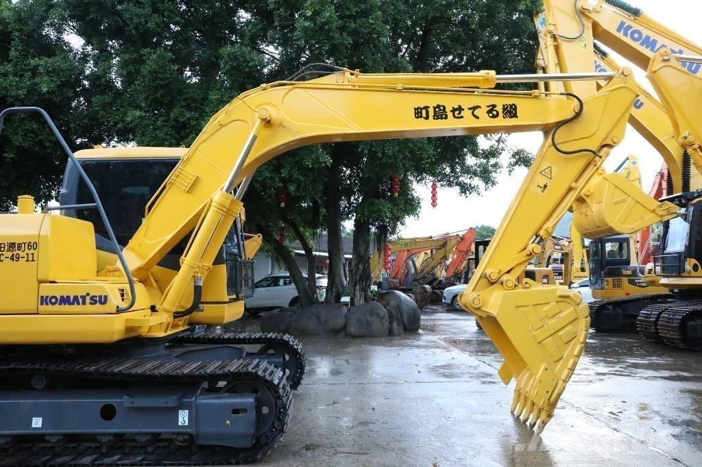 Komatsu PC 130-7 小型挖掘机