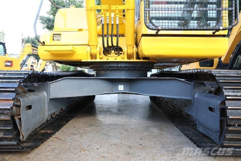 Komatsu PC 130-7 小型挖掘机