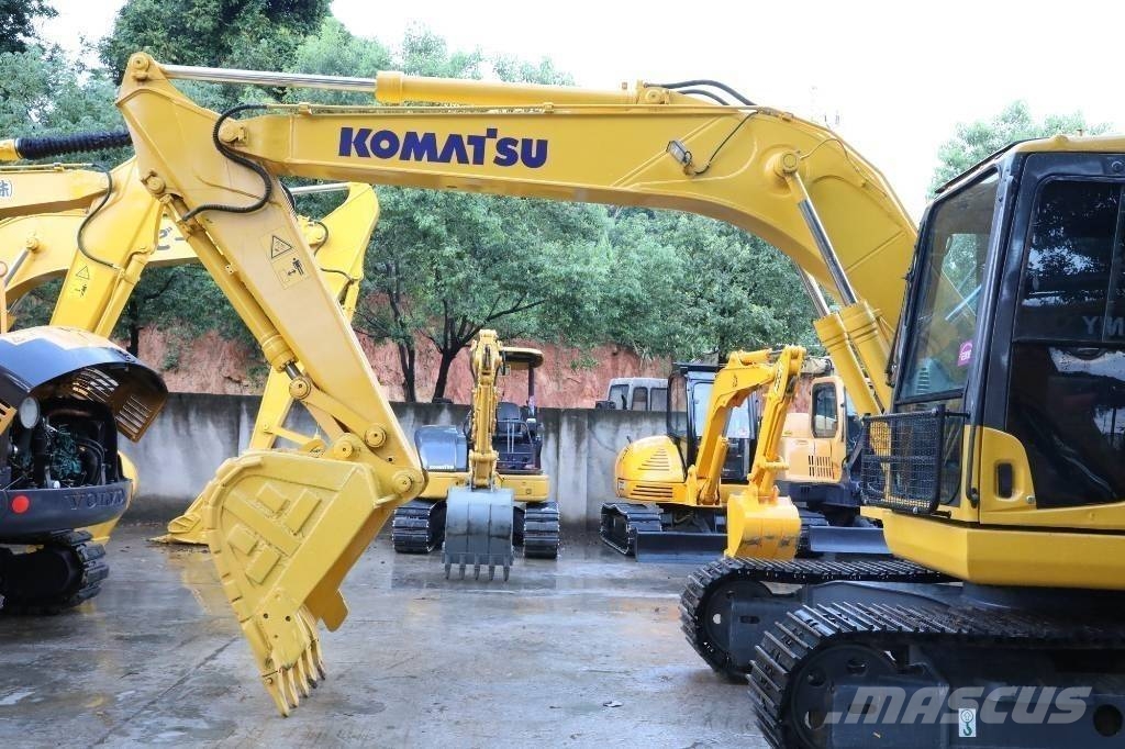 Komatsu PC 130-7 小型挖掘机