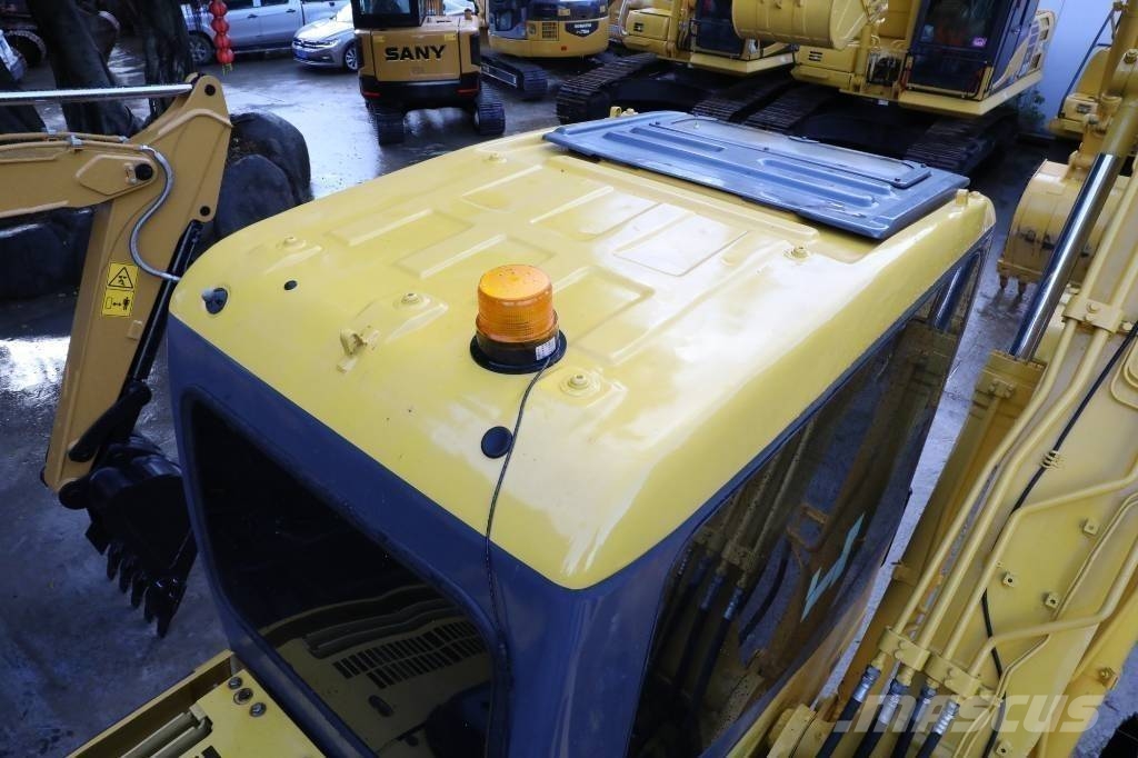 Komatsu PC 130-7 小型挖掘机