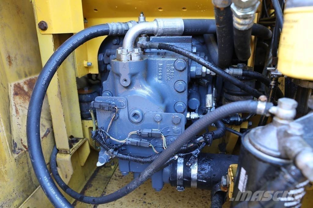 Komatsu PC 130-7 小型挖掘机