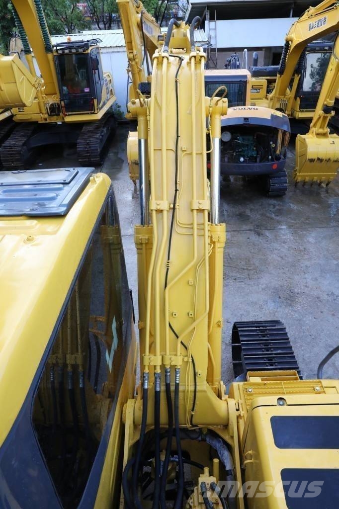Komatsu PC 130-7 小型挖掘机
