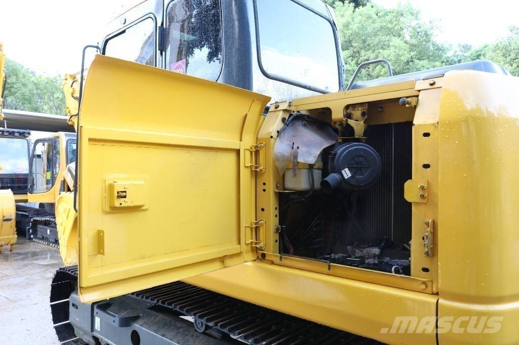 Komatsu PC 130-7 小型挖掘机