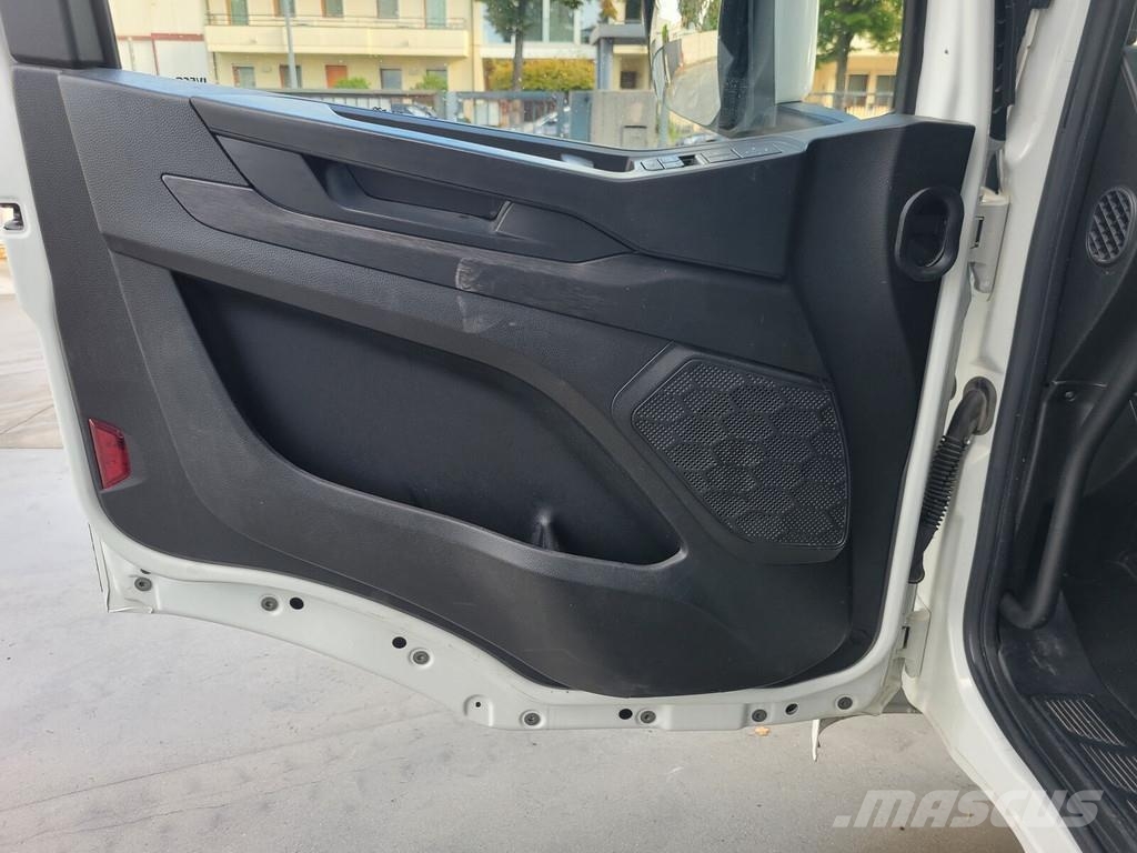 Iveco S-WAY EURO 6 2019 -> Kabiny a interiér
