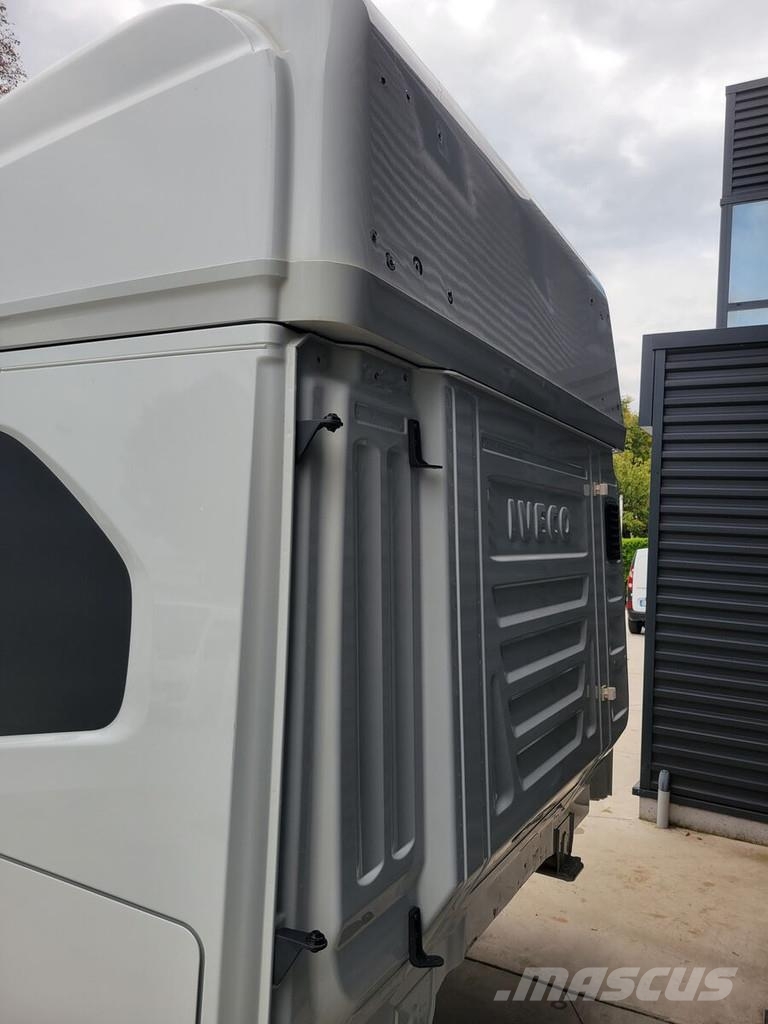 Iveco S-WAY EURO 6 2019 -> Kabiny a interiér