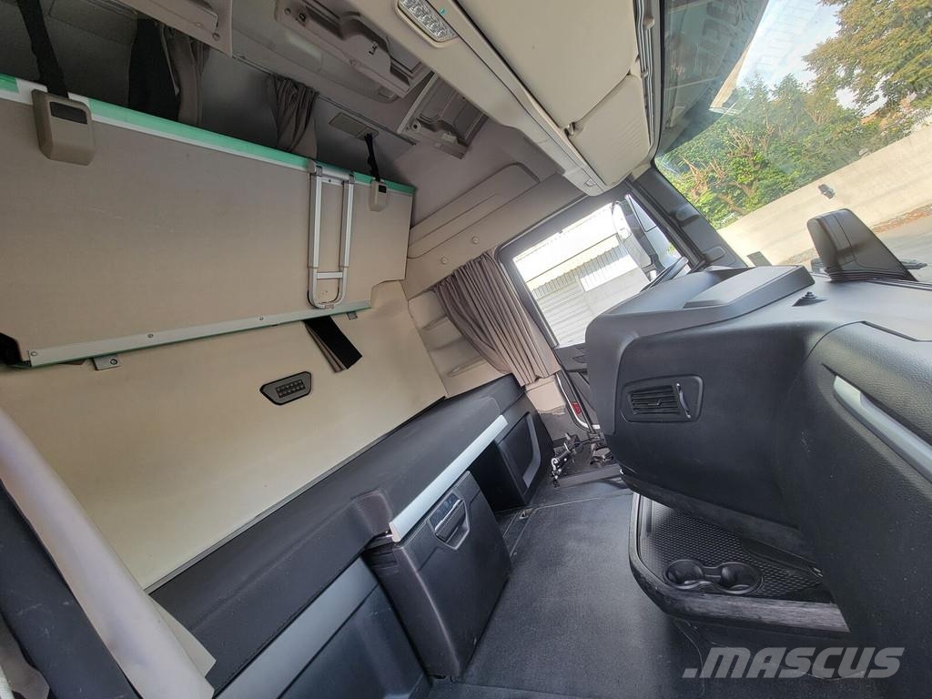 Iveco S-WAY EURO 6 2019 -> Kabiny a interiér