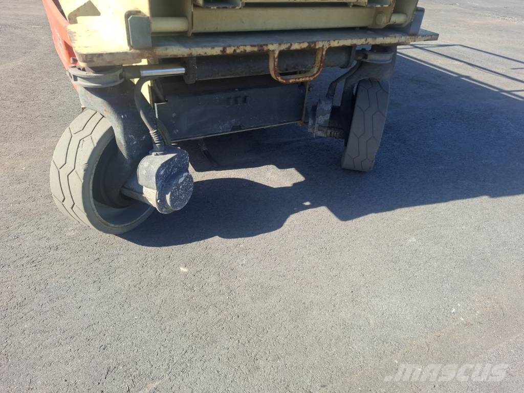 JLG 3246 ES Sakselifter