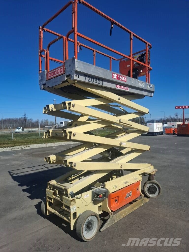 JLG 3246 ES Sakselifter