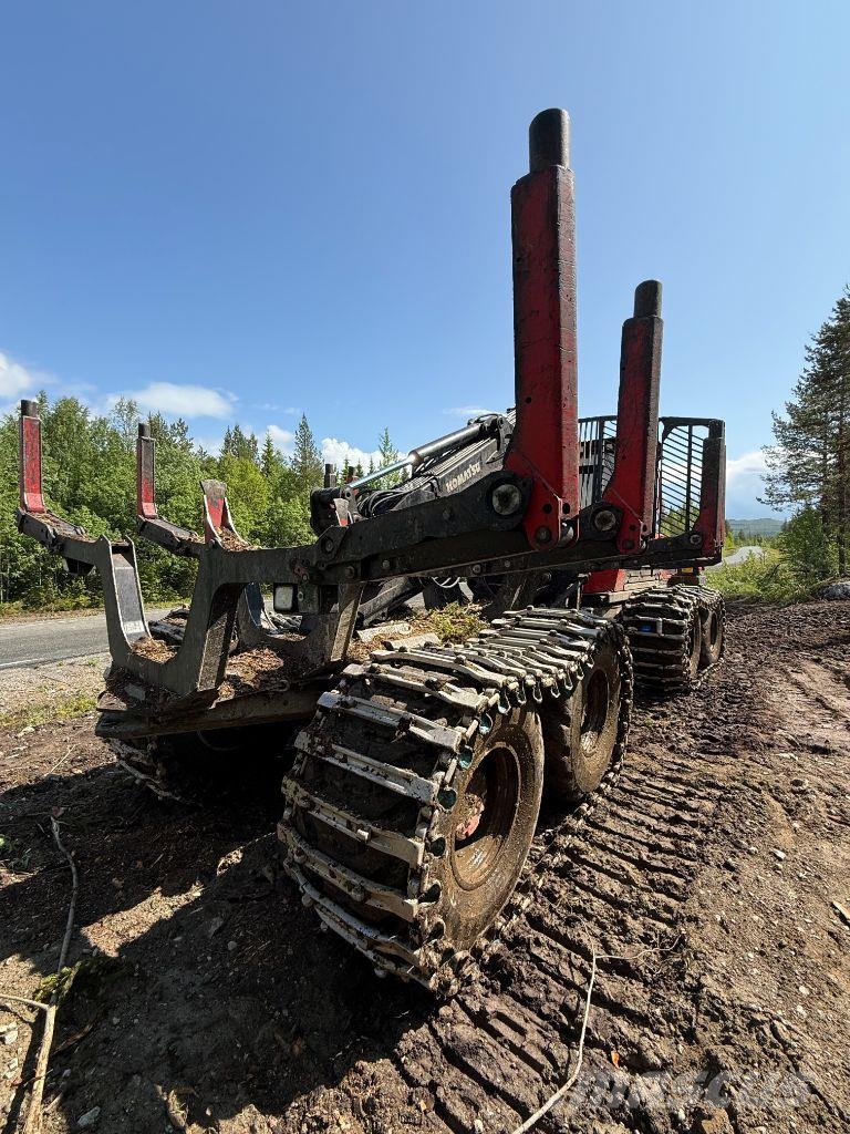 Komatsu 895 Forvarderi