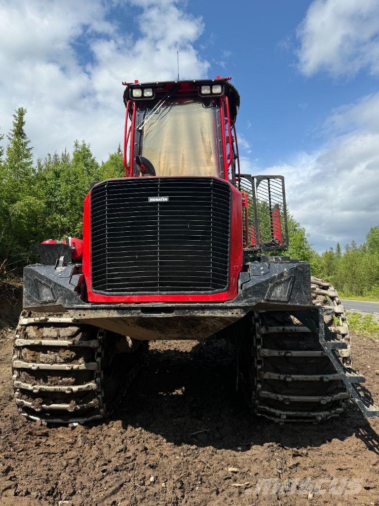 Komatsu 895 Forvarderi