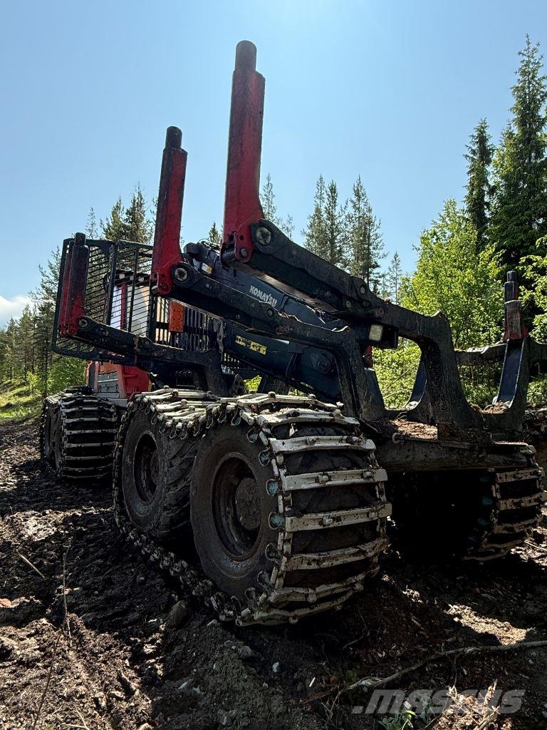 Komatsu 895 Forvarderi