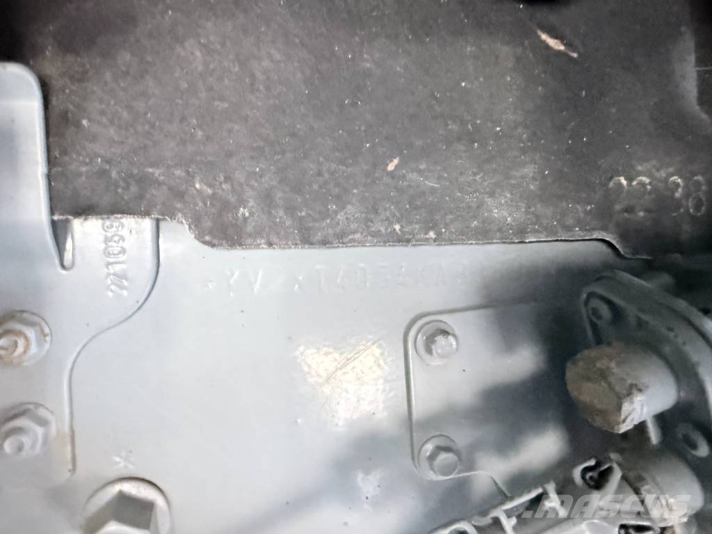 Volvo FMX500 8x4 med løftbogie HMF Pendeltip شاحنات قلابة
