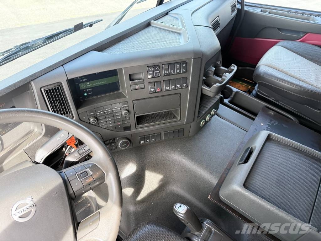 Volvo FMX500 8x4 med løftbogie HMF Pendeltip شاحنات قلابة