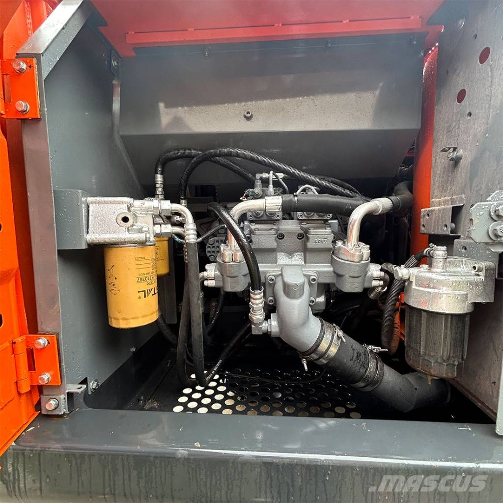 Hitachi ZX 200 Εκσκαφείς με ερπύστριες