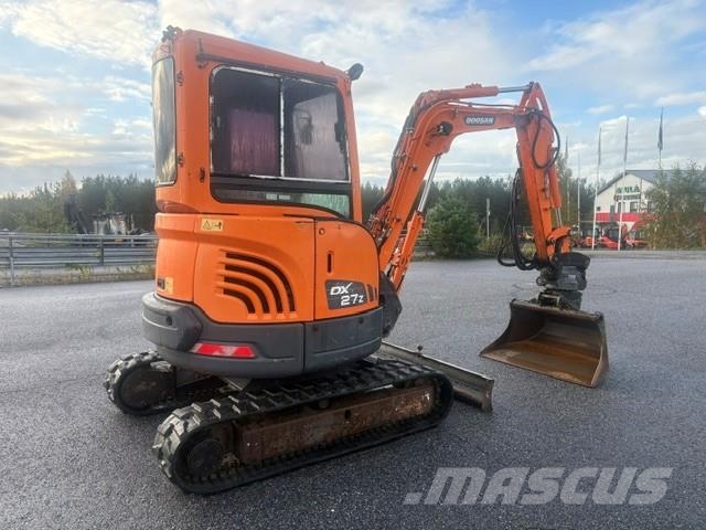 Doosan DX27Z pyörittäjällä Мини екскаватори < 7 т