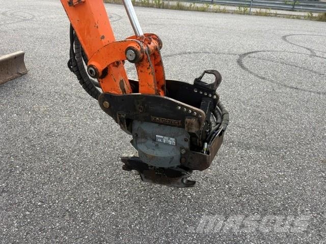 Doosan DX27Z pyörittäjällä Мини екскаватори < 7 т