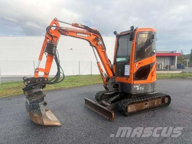 Doosan DX27Z pyörittäjällä Мини екскаватори < 7 т
