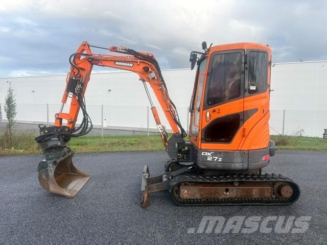 Doosan DX27Z pyörittäjällä Мини екскаватори < 7 т