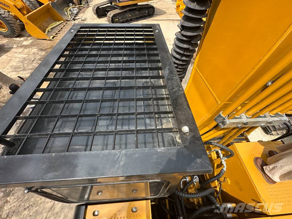 CAT 323D2L 3000 units excavators in stock Lánctalpas kotrók