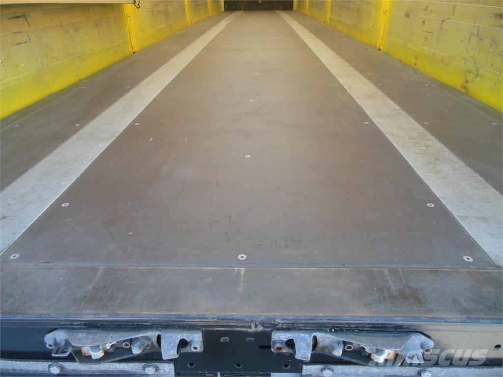 Kögel SN24, ADR, Bočnice, Přizvedávání stropu Semi-remorca speciala