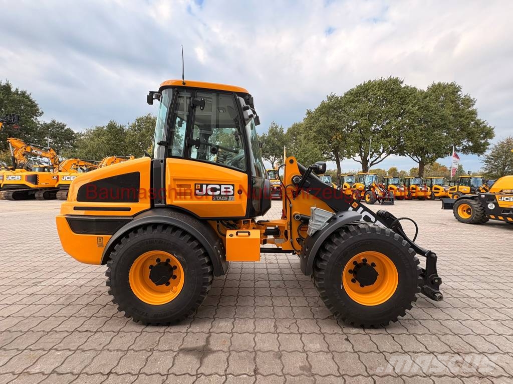 JCB 409 NEU 40 km/h Iekrāvēji uz riteņiem