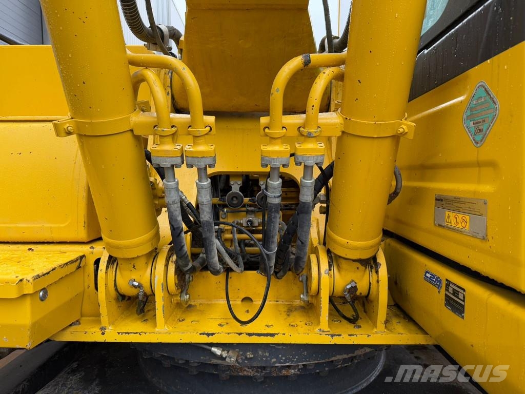 Komatsu HB215LC-1 HB Crawler excavators