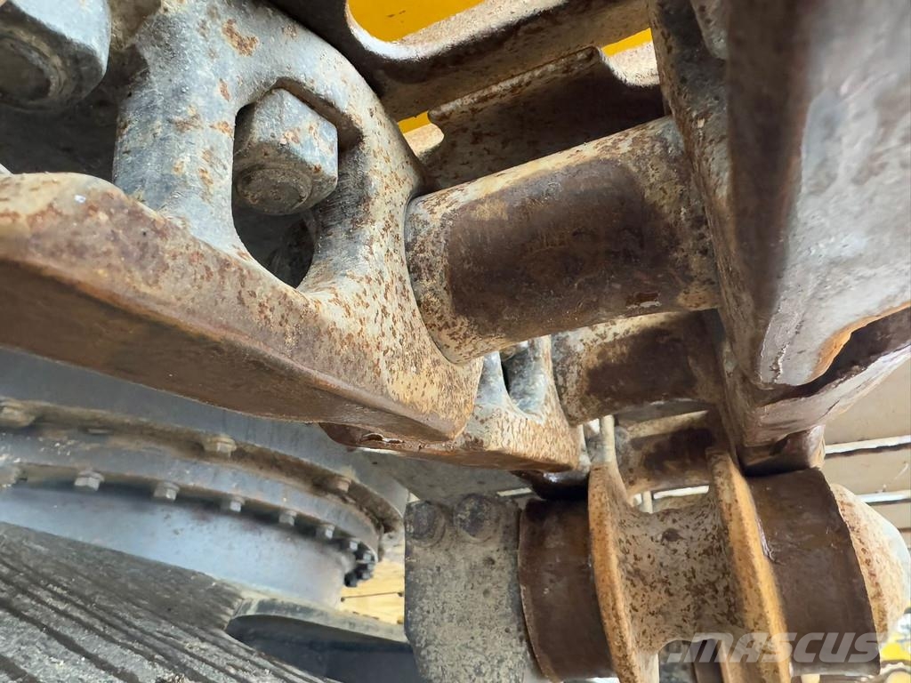 Komatsu HB215LC-1 HB Crawler excavators