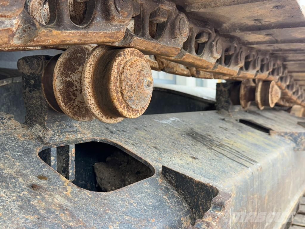 Komatsu HB215LC-1 HB Crawler excavators