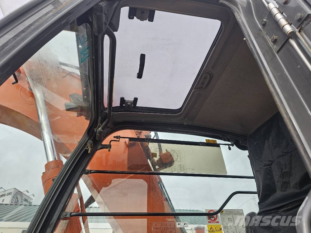 Hitachi ZX 135 US-3 Escavatori cingolati