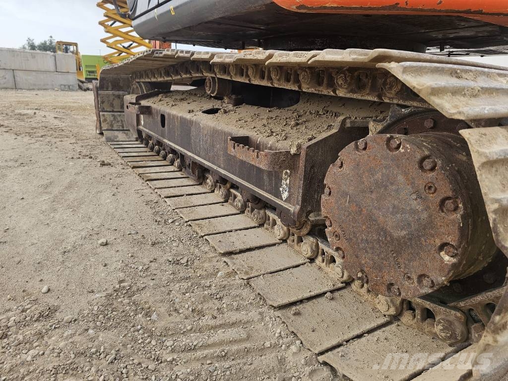 Hitachi ZX 135 US-3 Escavatori cingolati